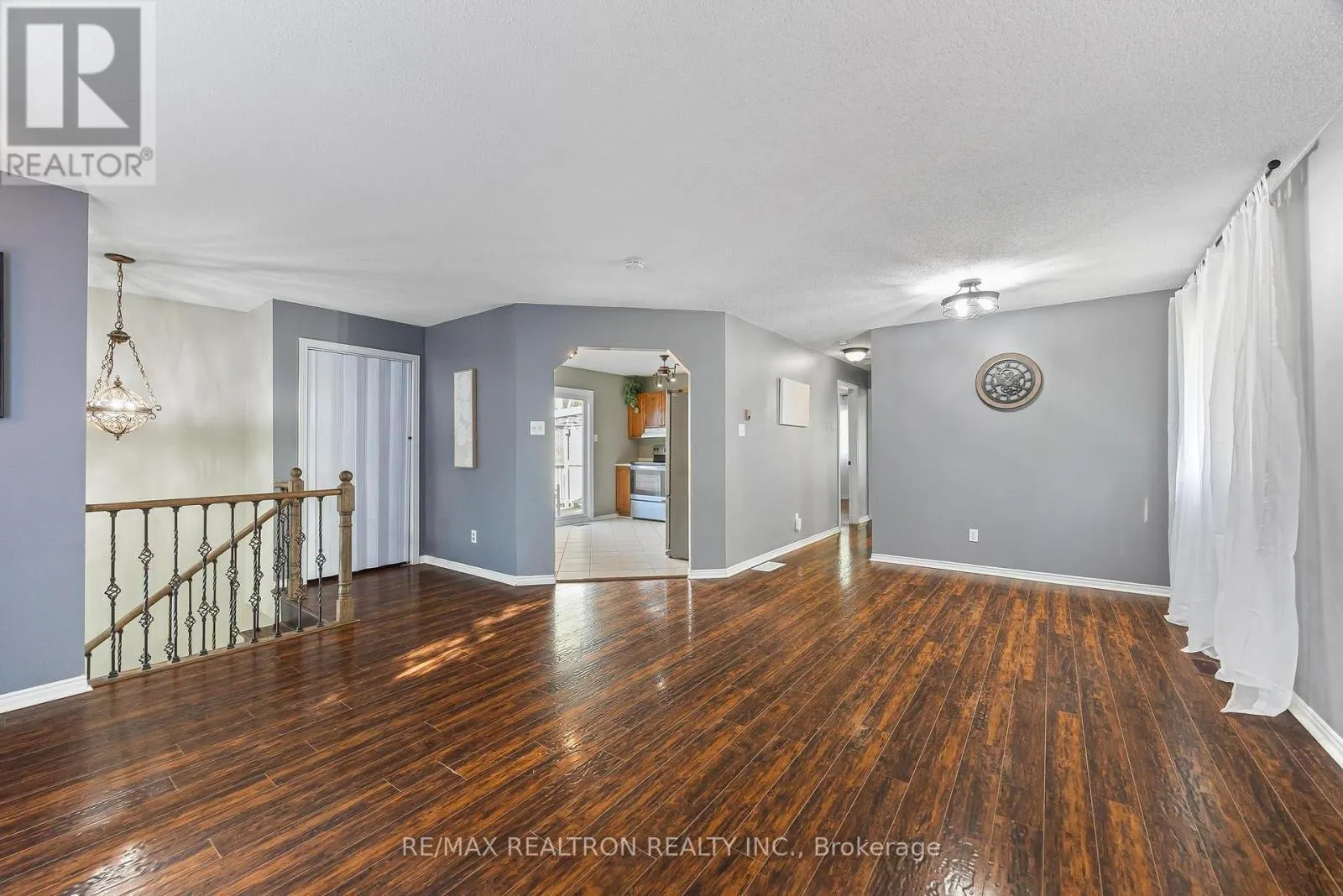 805 MILFORD DRIVE