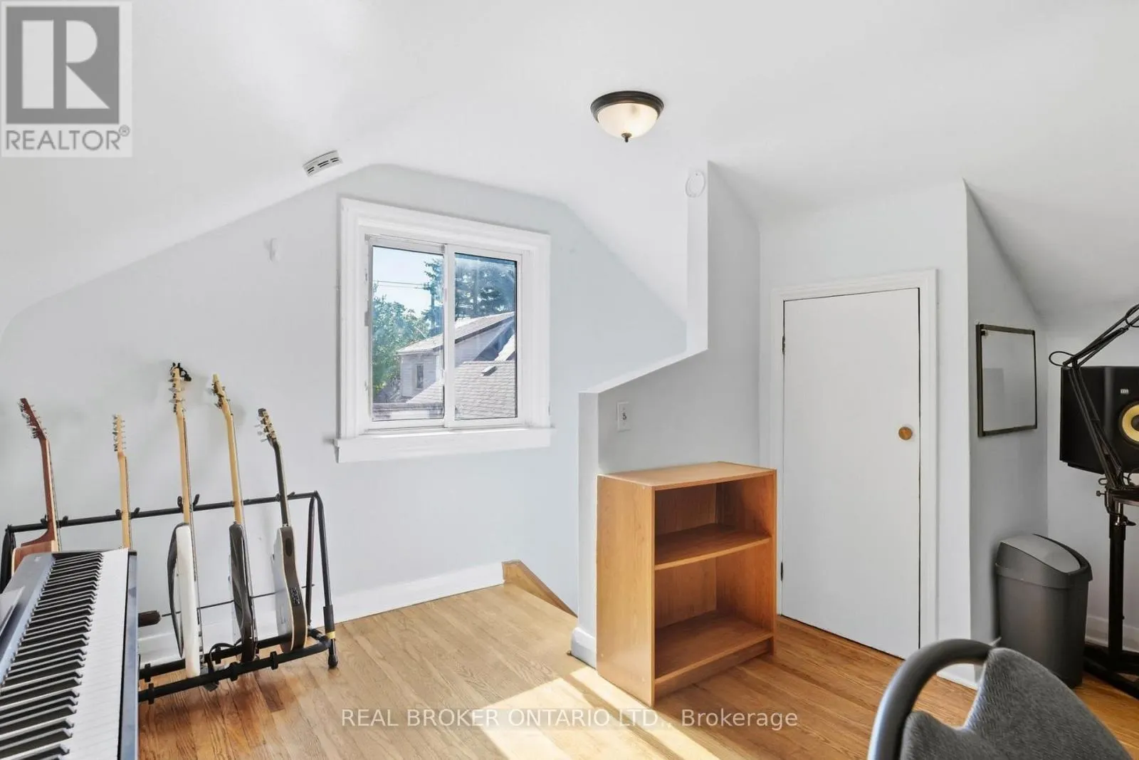 363 LAWRENCE AVENUE