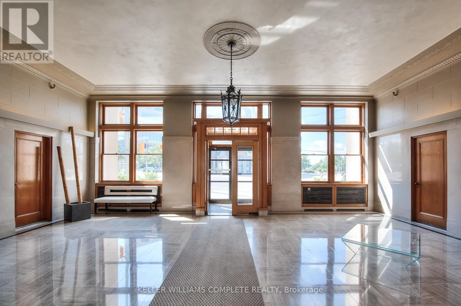 108 - 410 KING STREET W