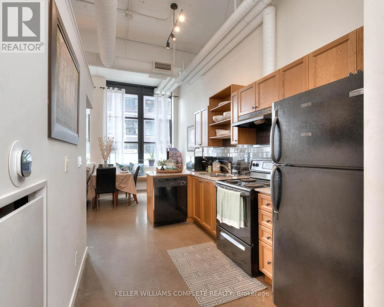 108 - 410 KING STREET W