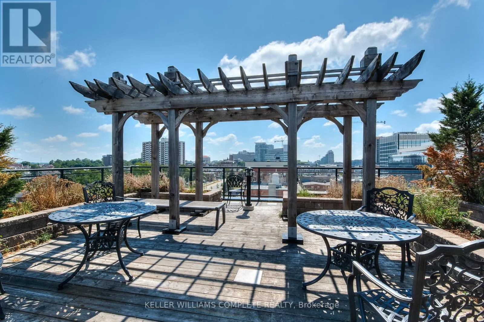 108 - 410 KING STREET W