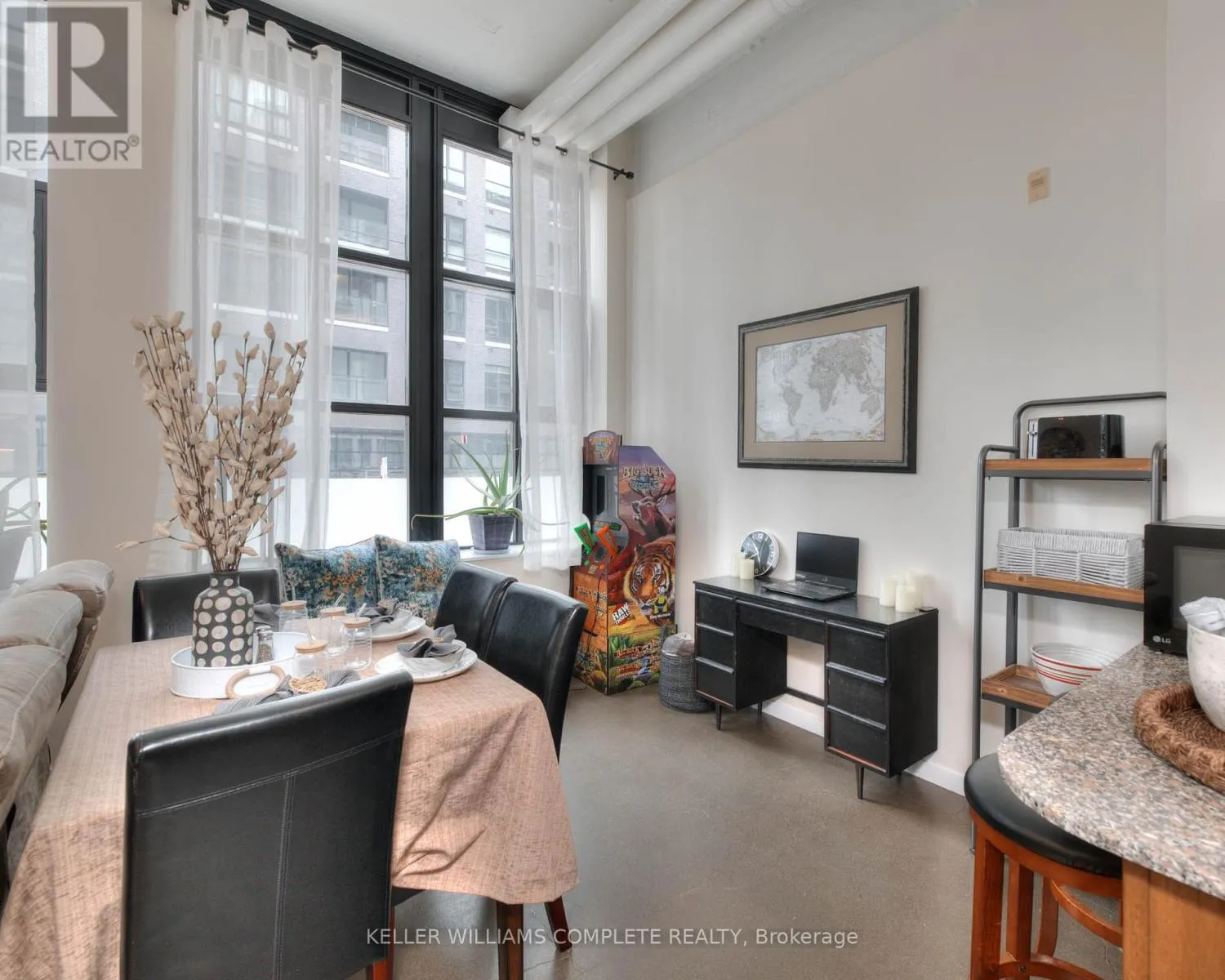 108 - 410 KING STREET W
