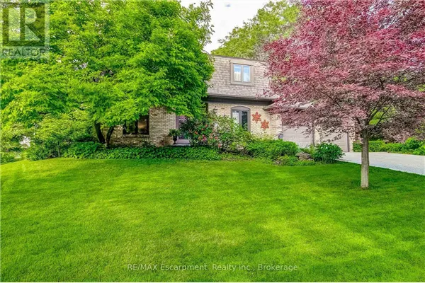 215 BRIAR HILL CRESCENT