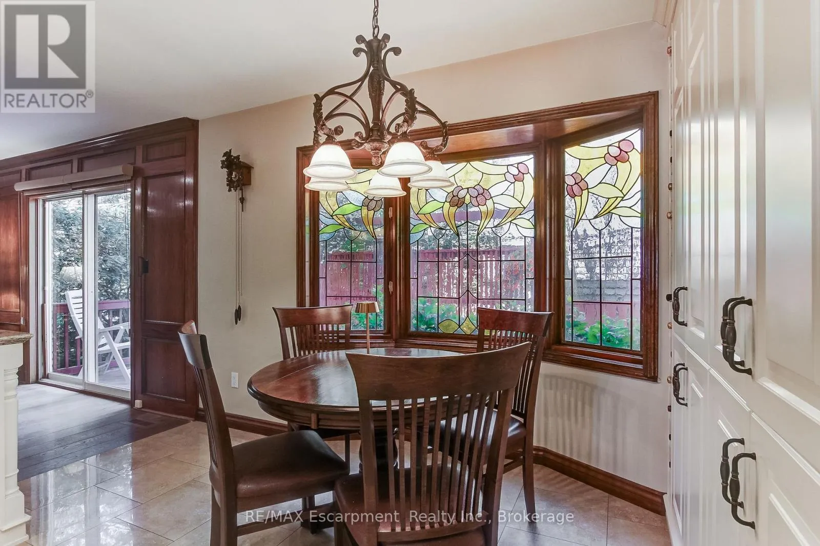 215 BRIAR HILL CRESCENT