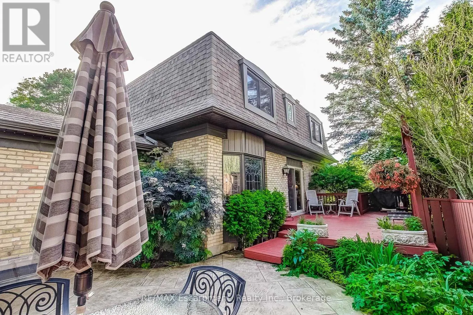 215 BRIAR HILL CRESCENT