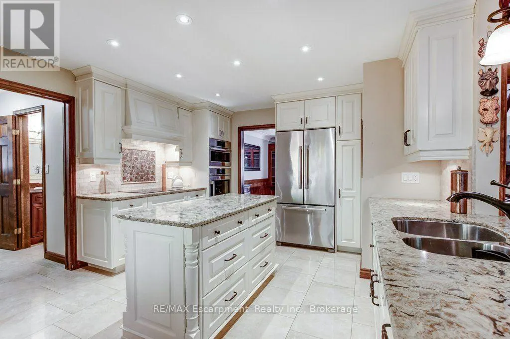 215 BRIAR HILL CRESCENT