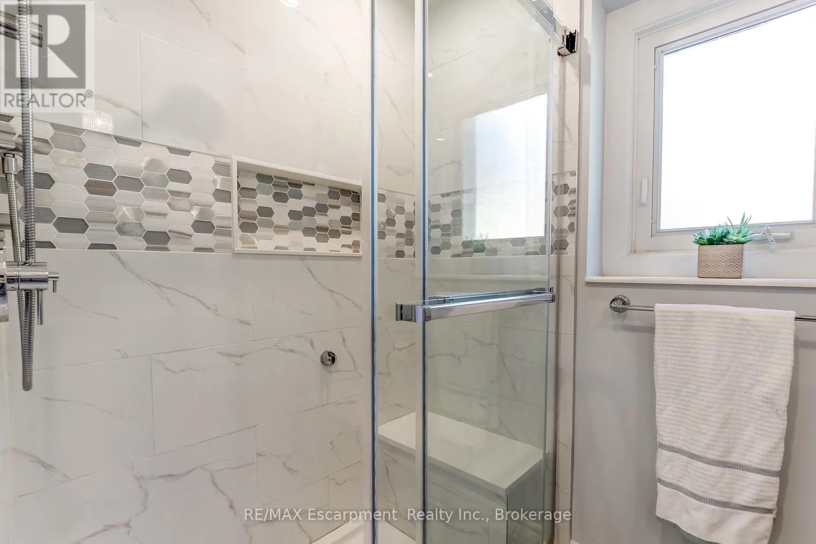 215 BRIAR HILL CRESCENT