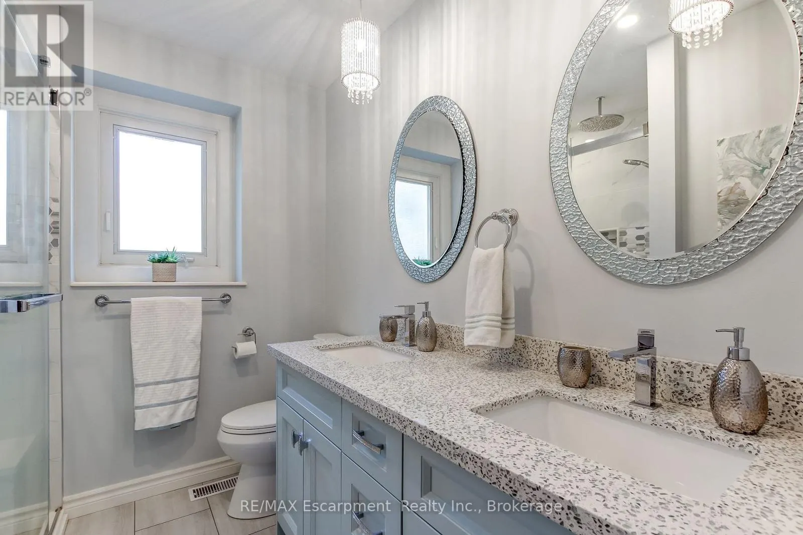 215 BRIAR HILL CRESCENT