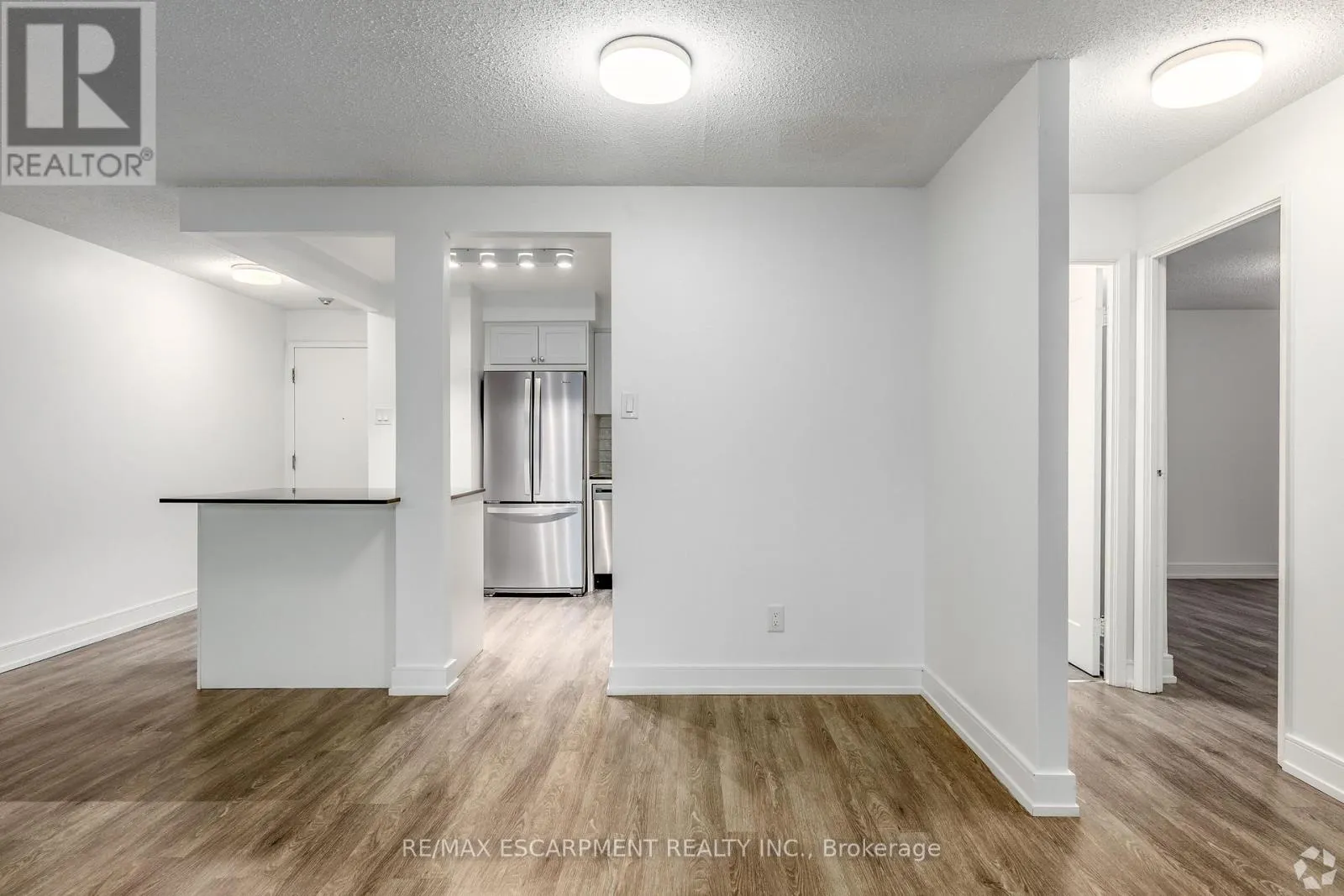 805 - 547 BELMONT AVENUE