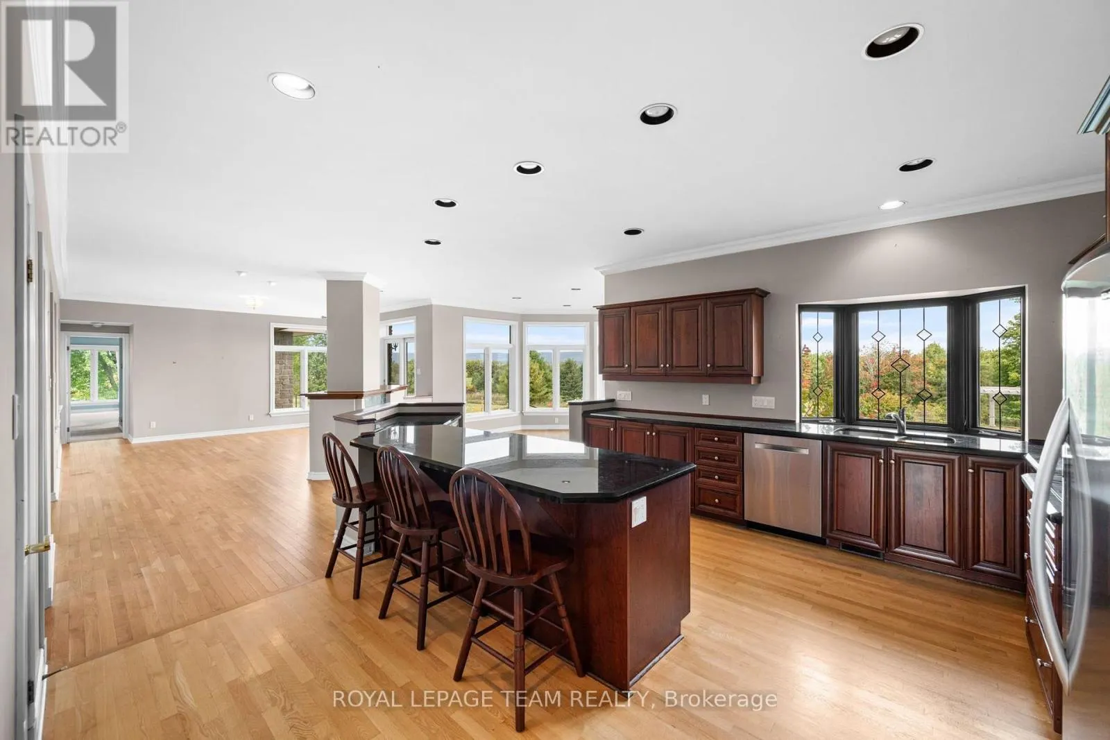 285 PINHEY POINT ROAD