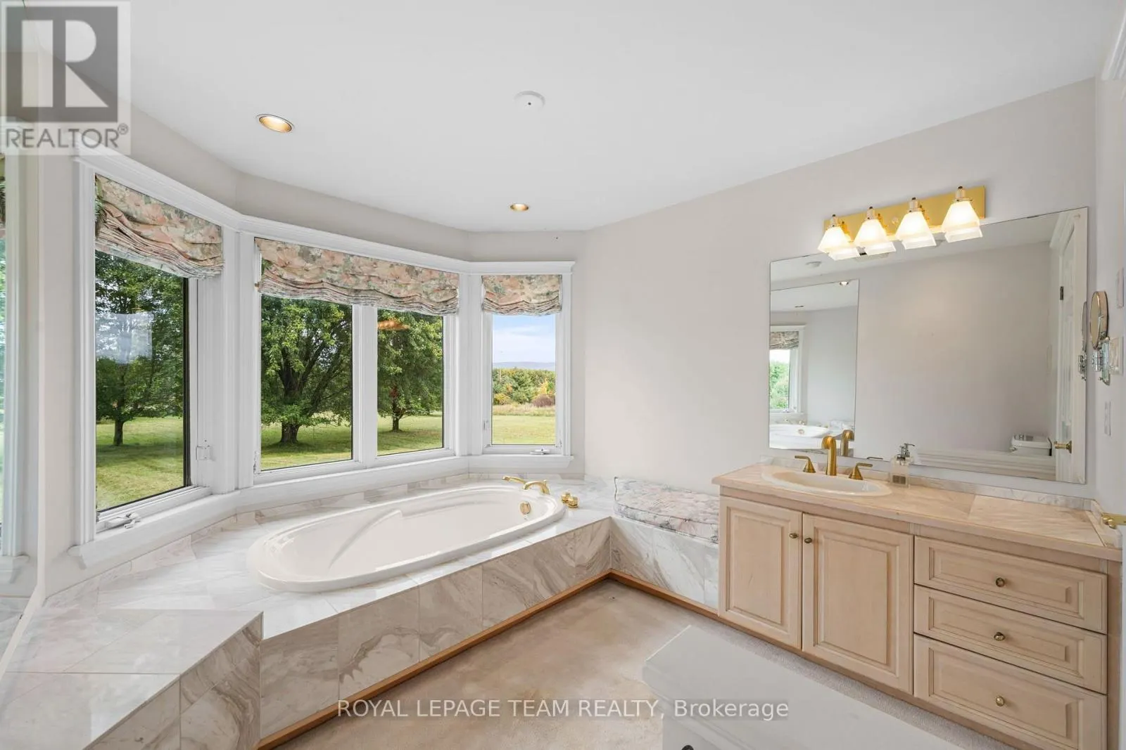 285 PINHEY POINT ROAD