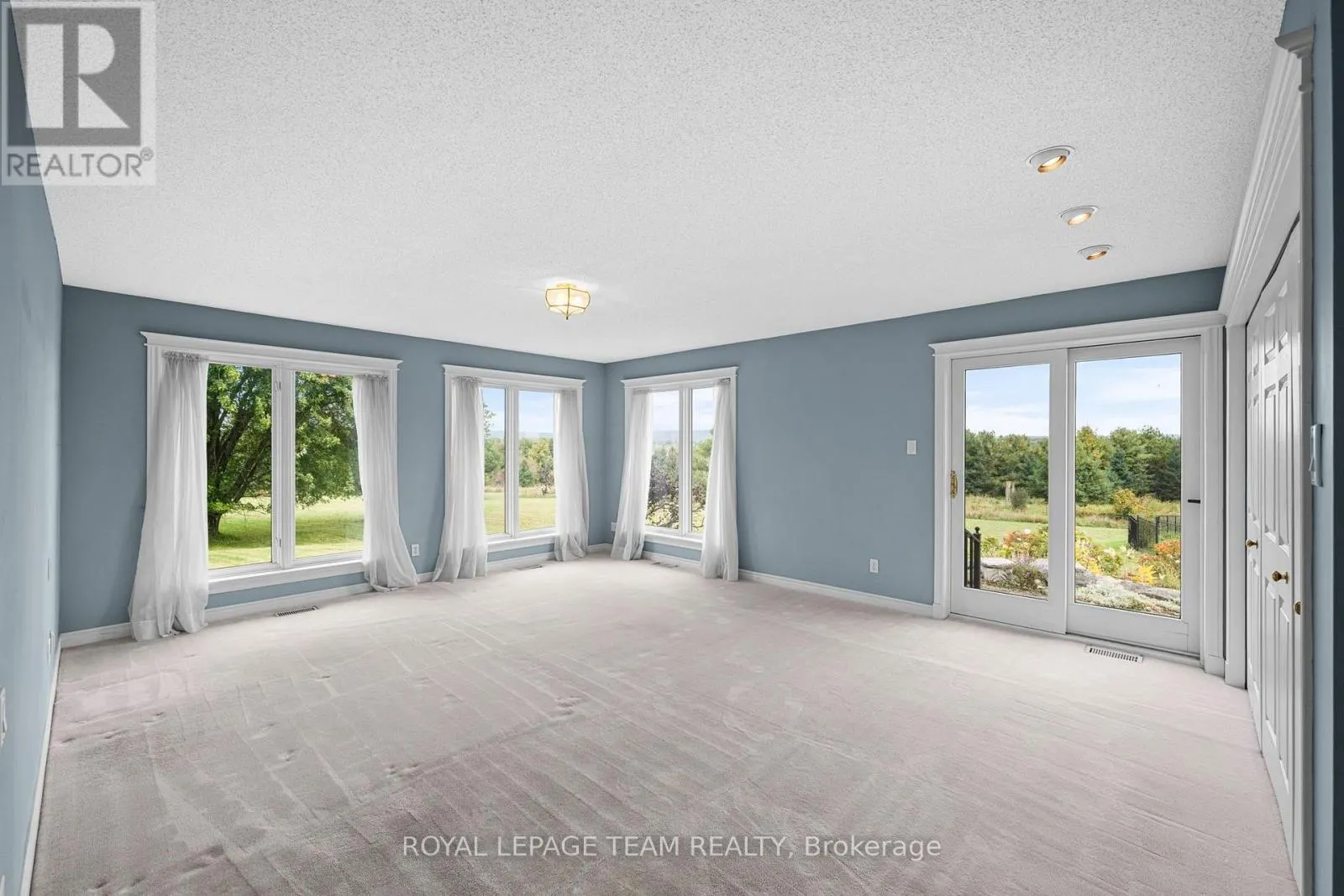 285 PINHEY POINT ROAD