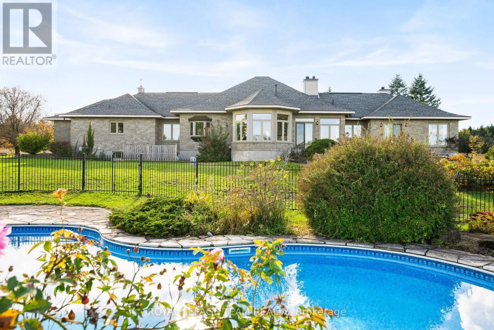 285 PINHEY POINT ROAD