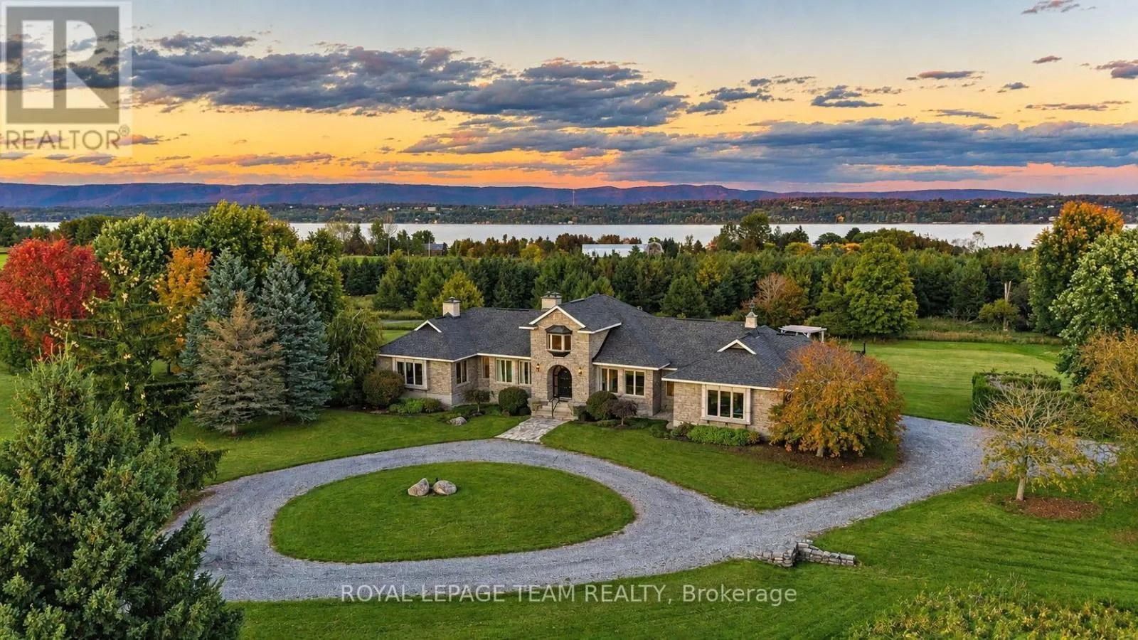 285 PINHEY POINT ROAD