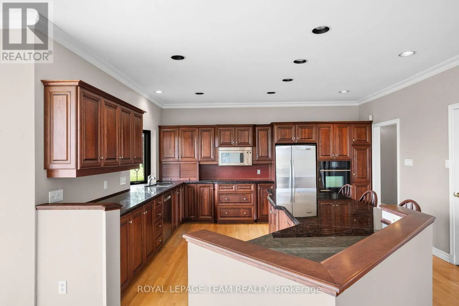 285 PINHEY POINT ROAD