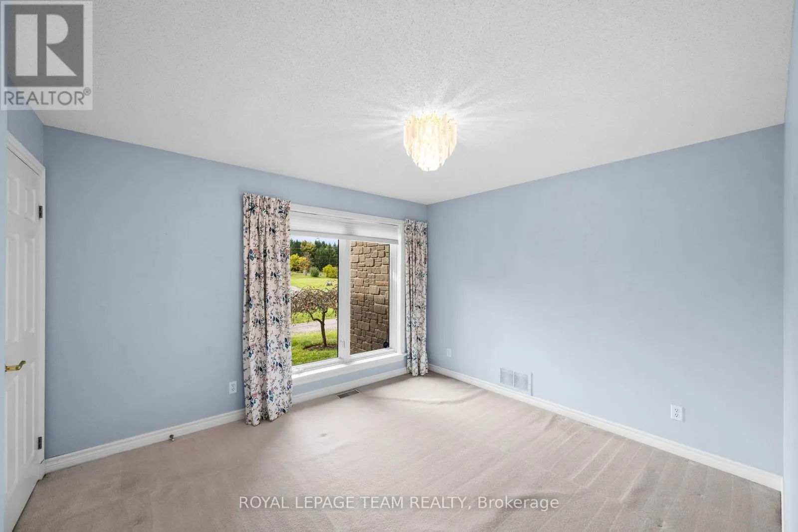 285 PINHEY POINT ROAD
