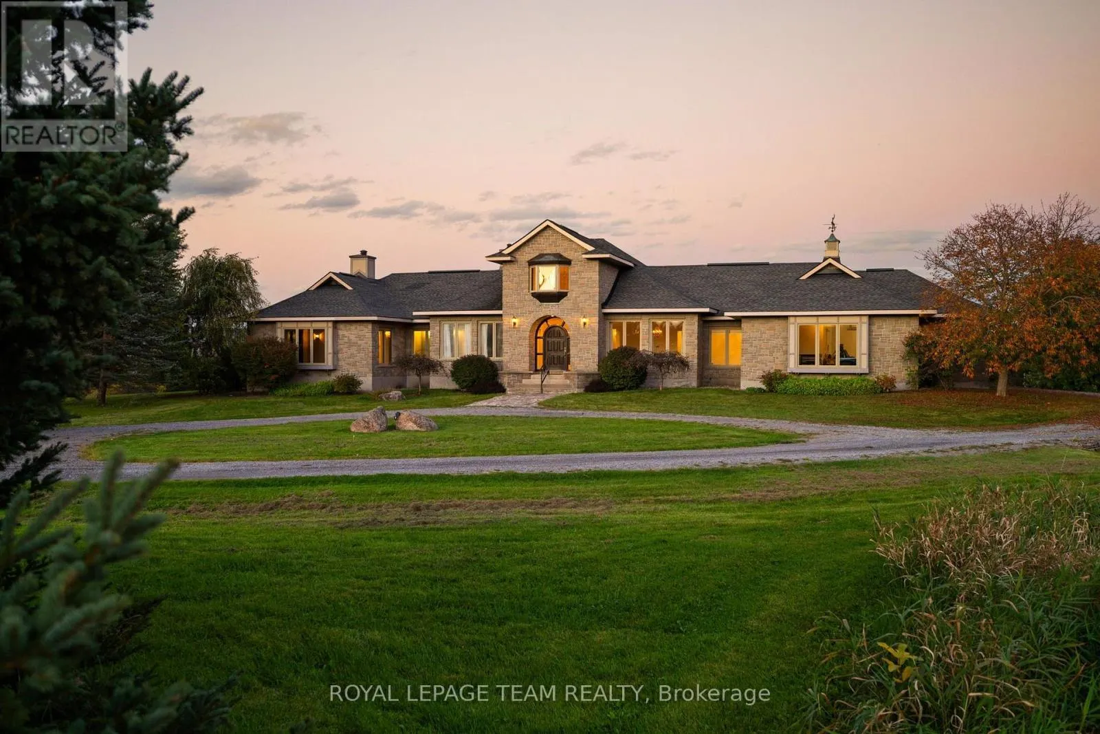 285 PINHEY POINT ROAD
