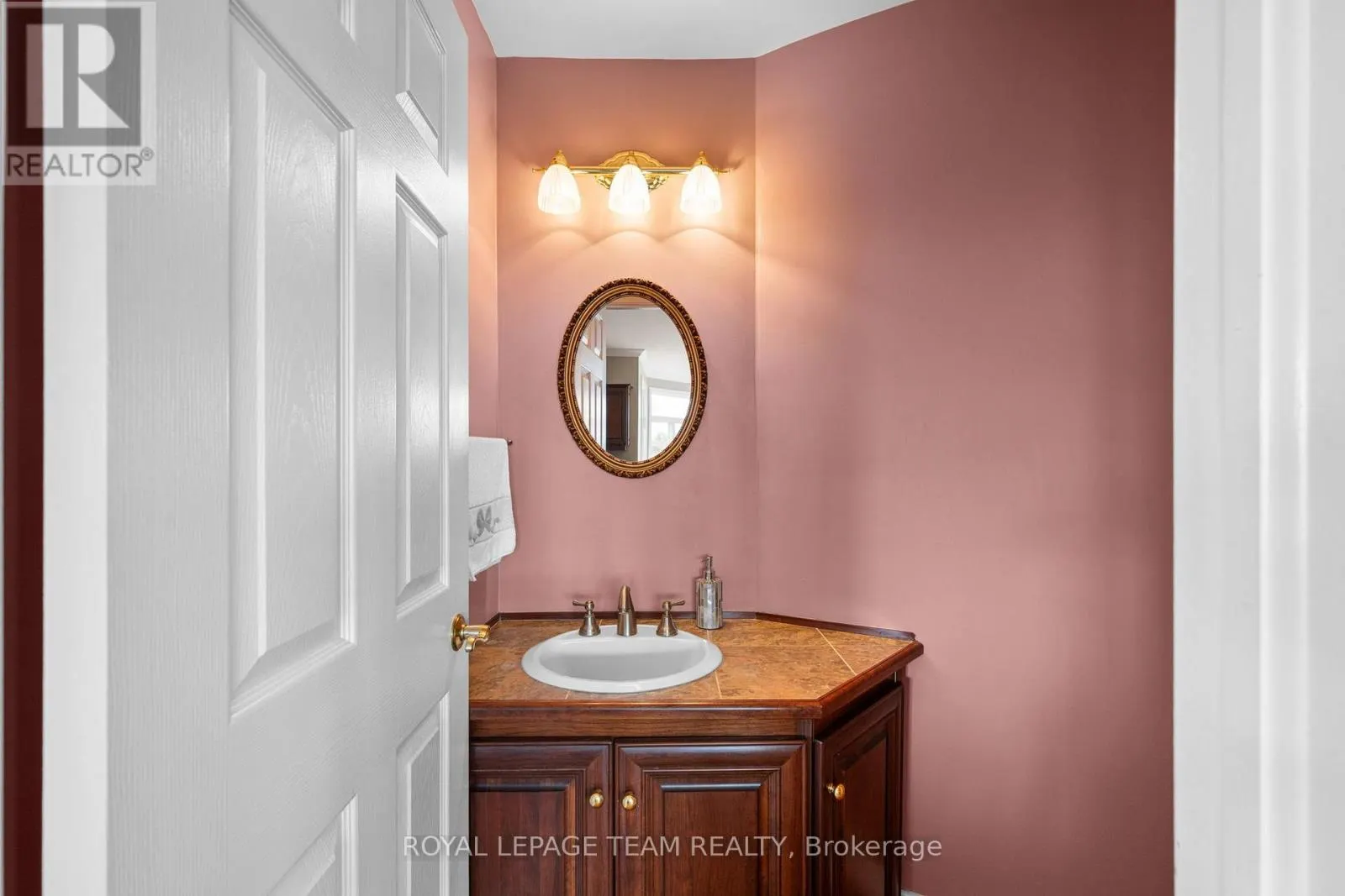 285 PINHEY POINT ROAD