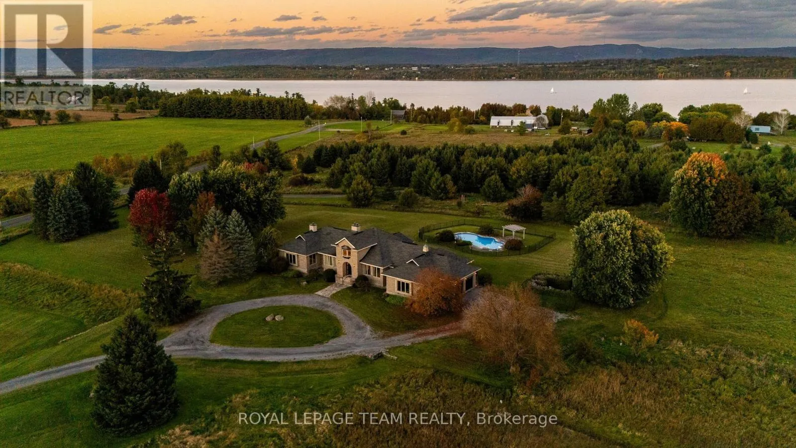 285 PINHEY POINT ROAD