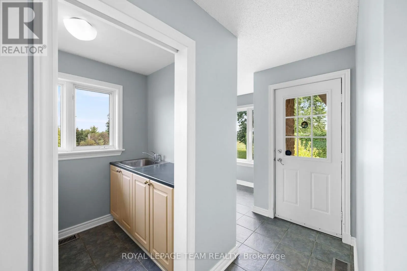 285 PINHEY POINT ROAD
