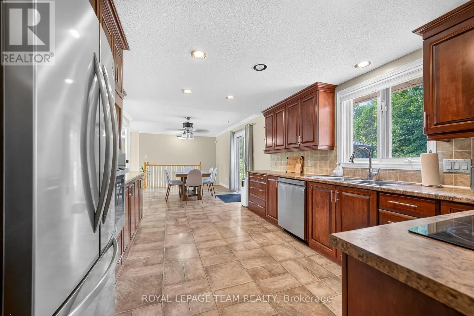 2506 ROLLIN ROAD