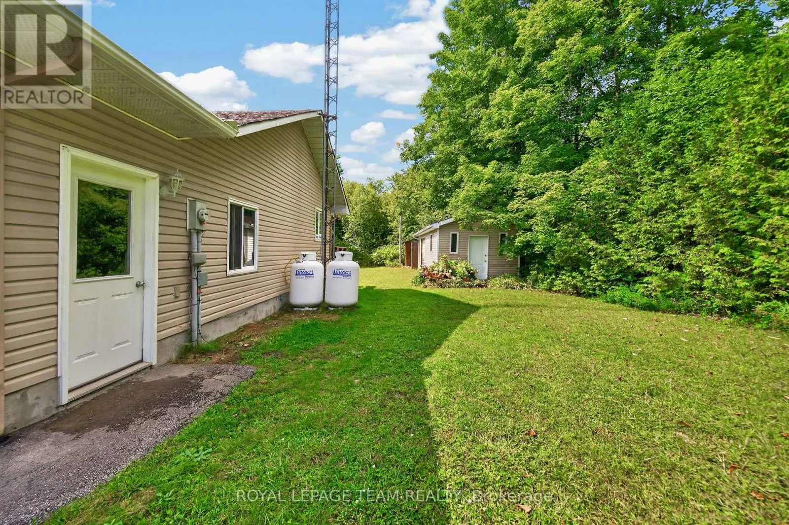 2506 ROLLIN ROAD