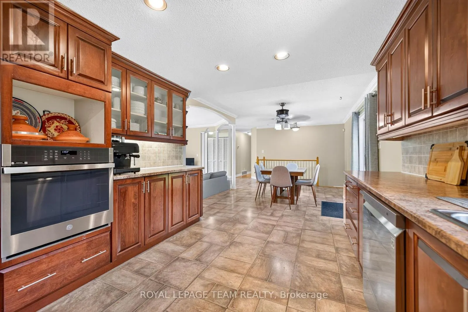 2506 ROLLIN ROAD
