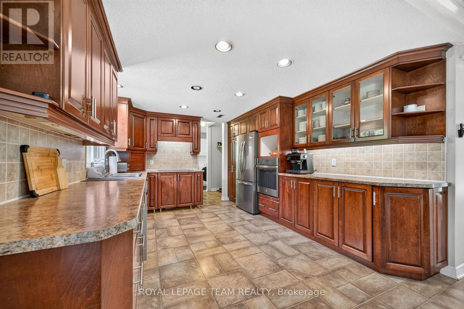 2506 ROLLIN ROAD