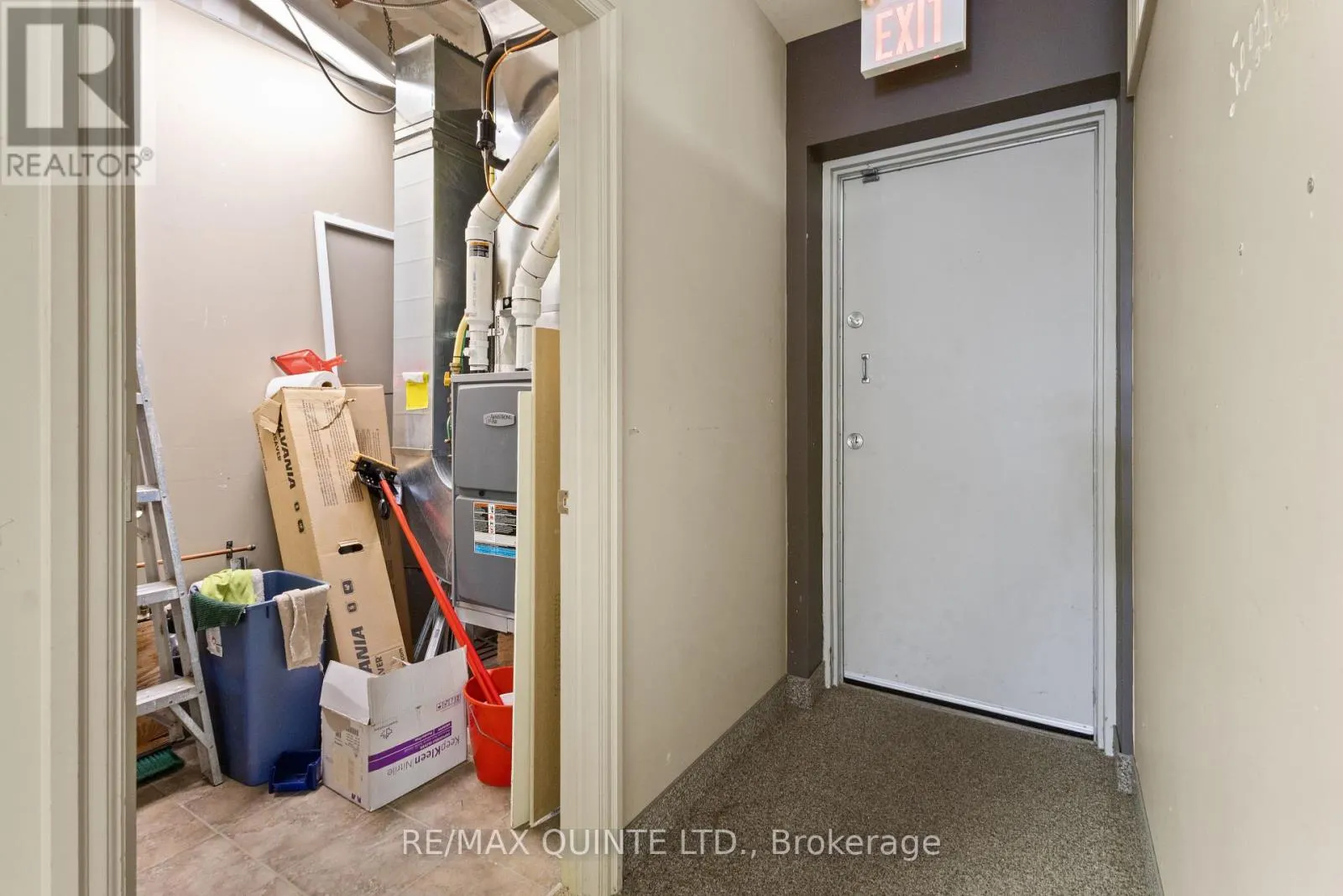 66 DUNDAS STREET E