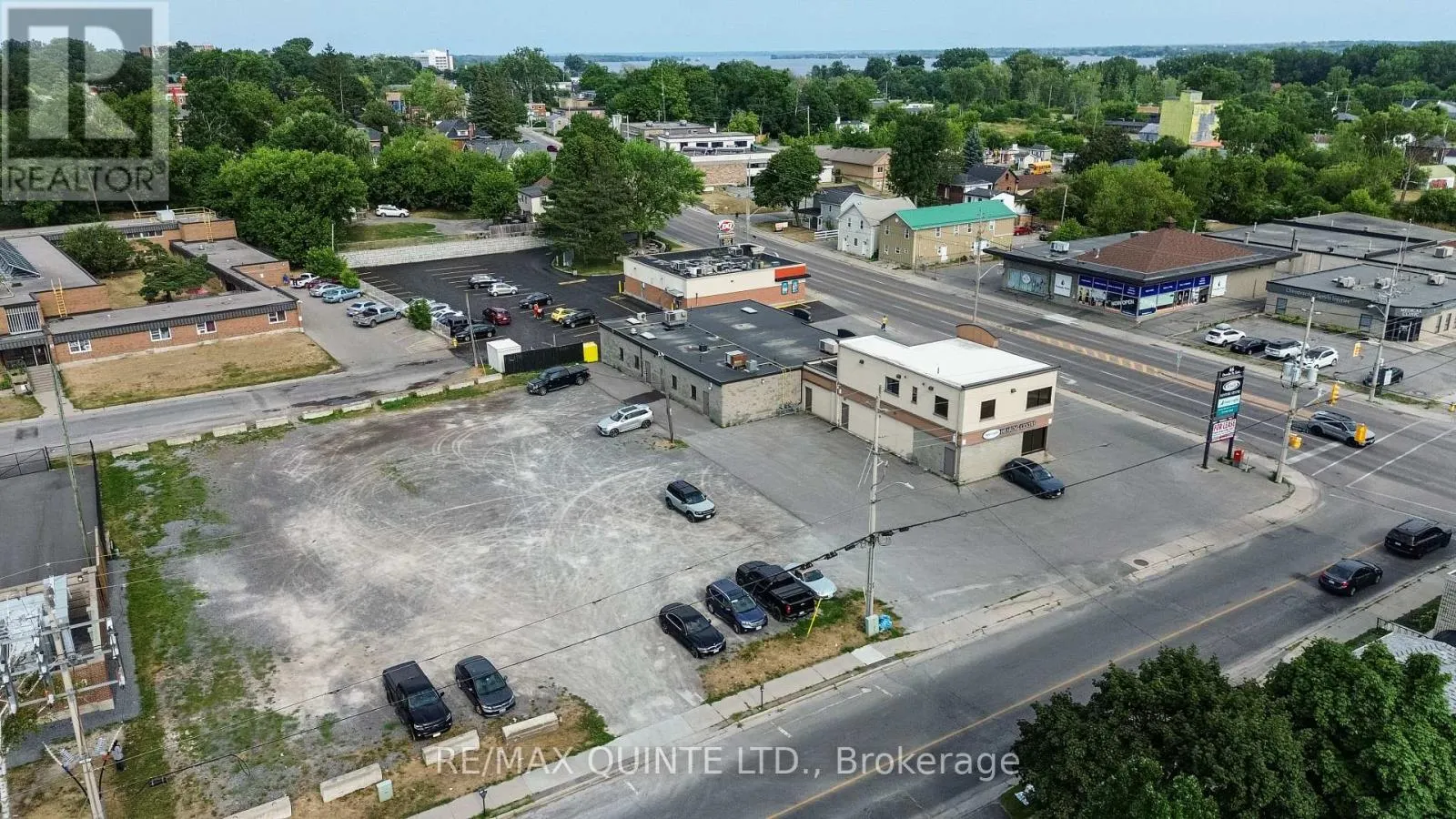 66 DUNDAS STREET E