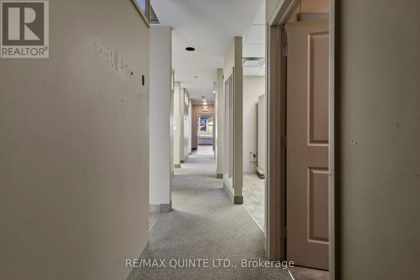 66 DUNDAS STREET E