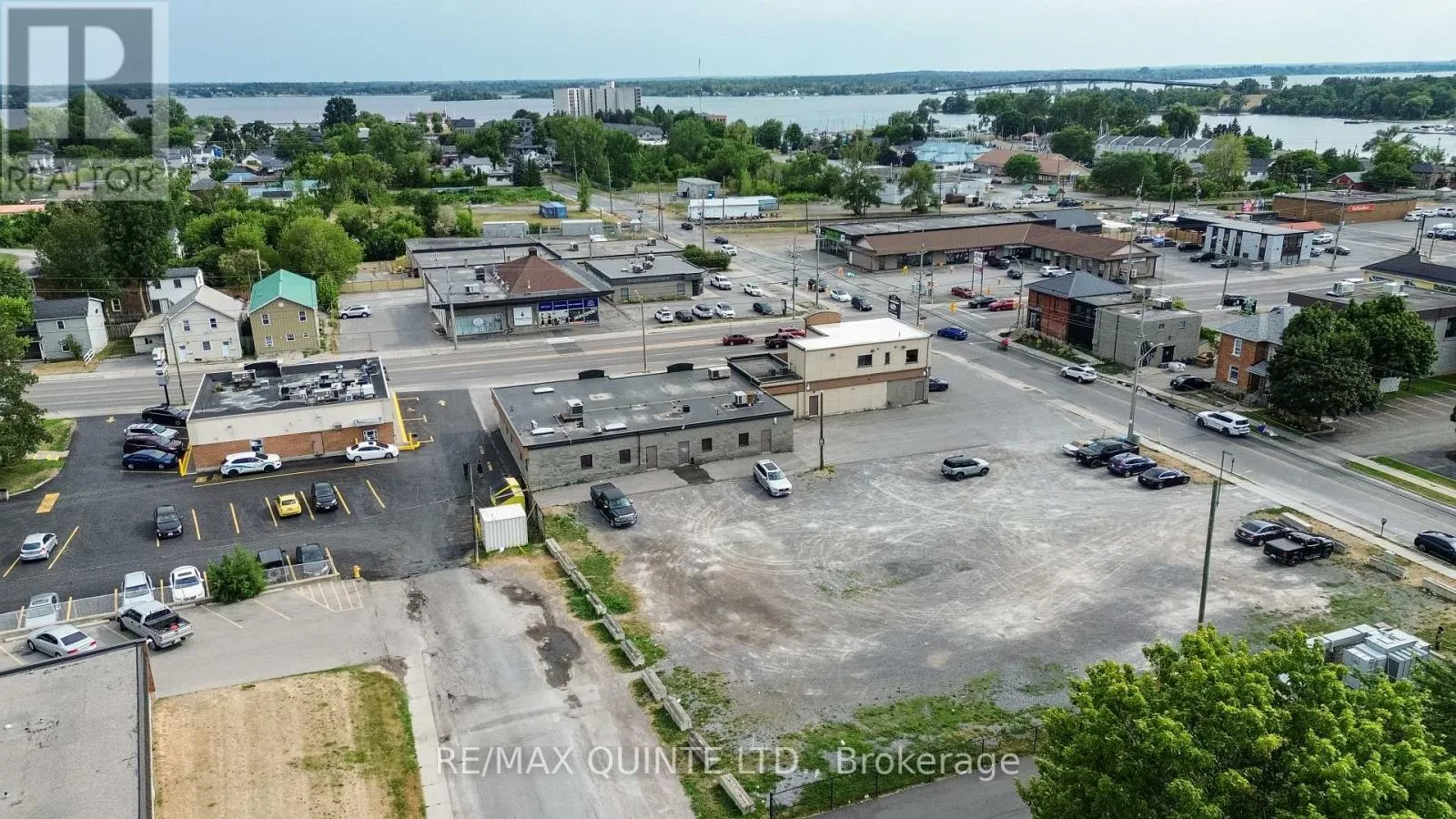 66 DUNDAS STREET E