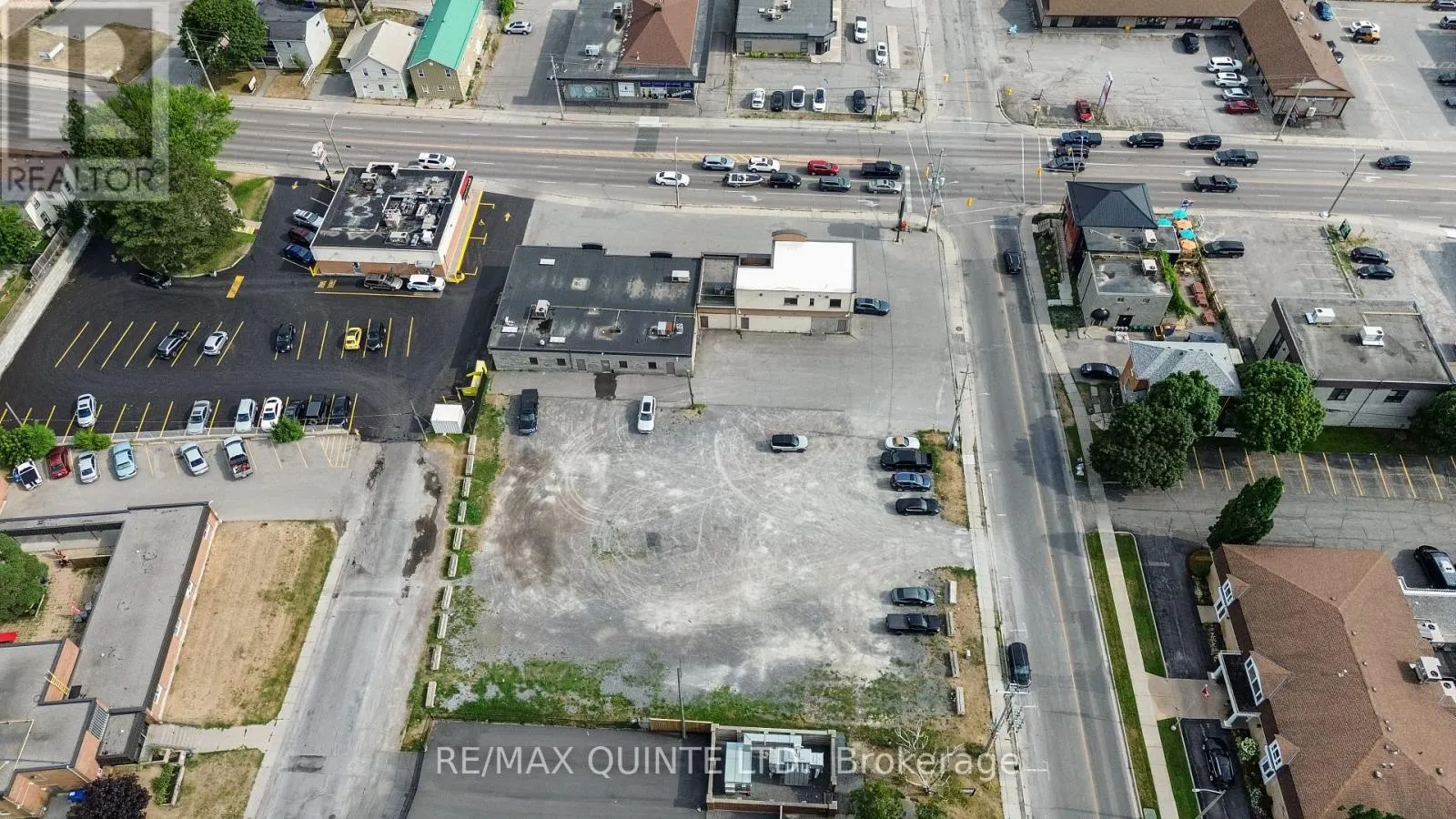 66 DUNDAS STREET E