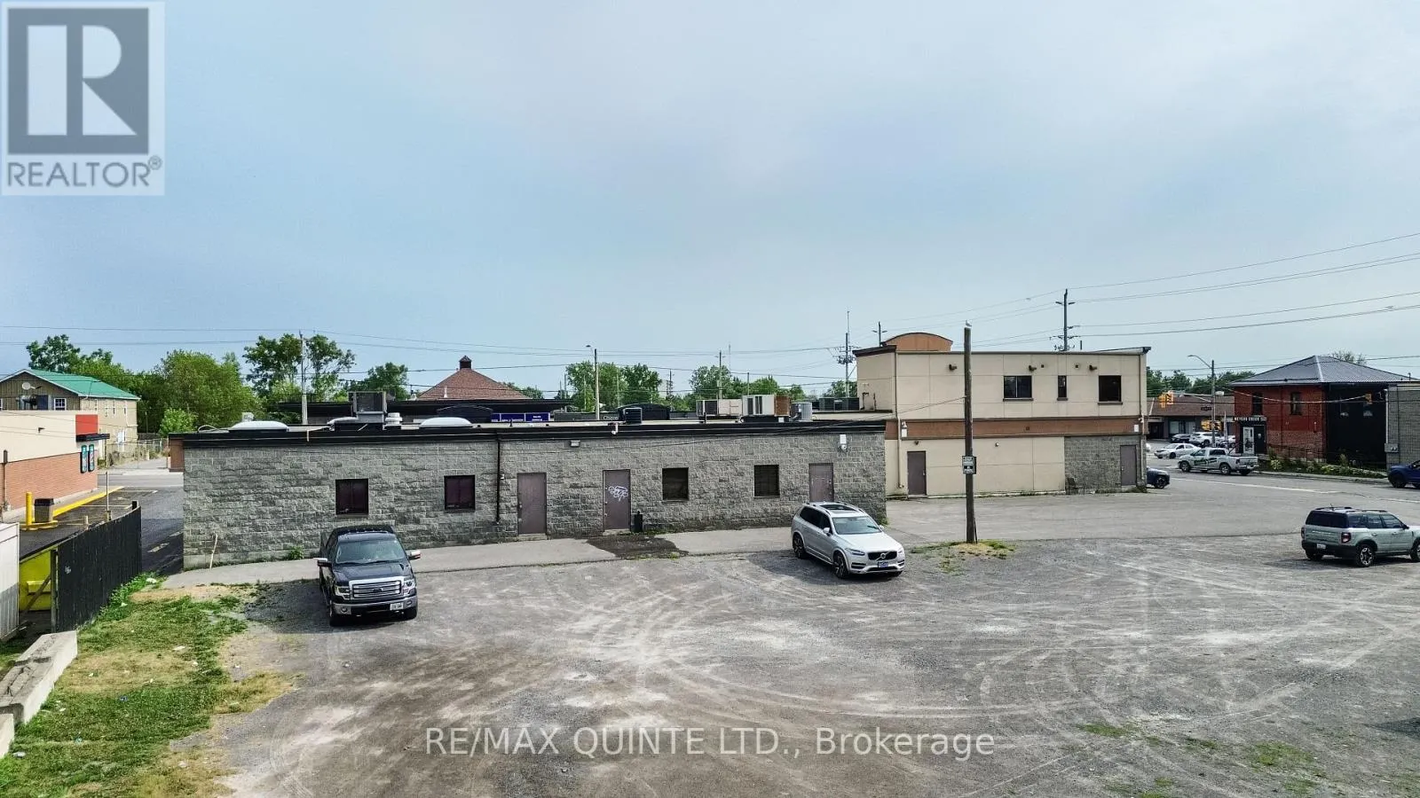 66 DUNDAS STREET E