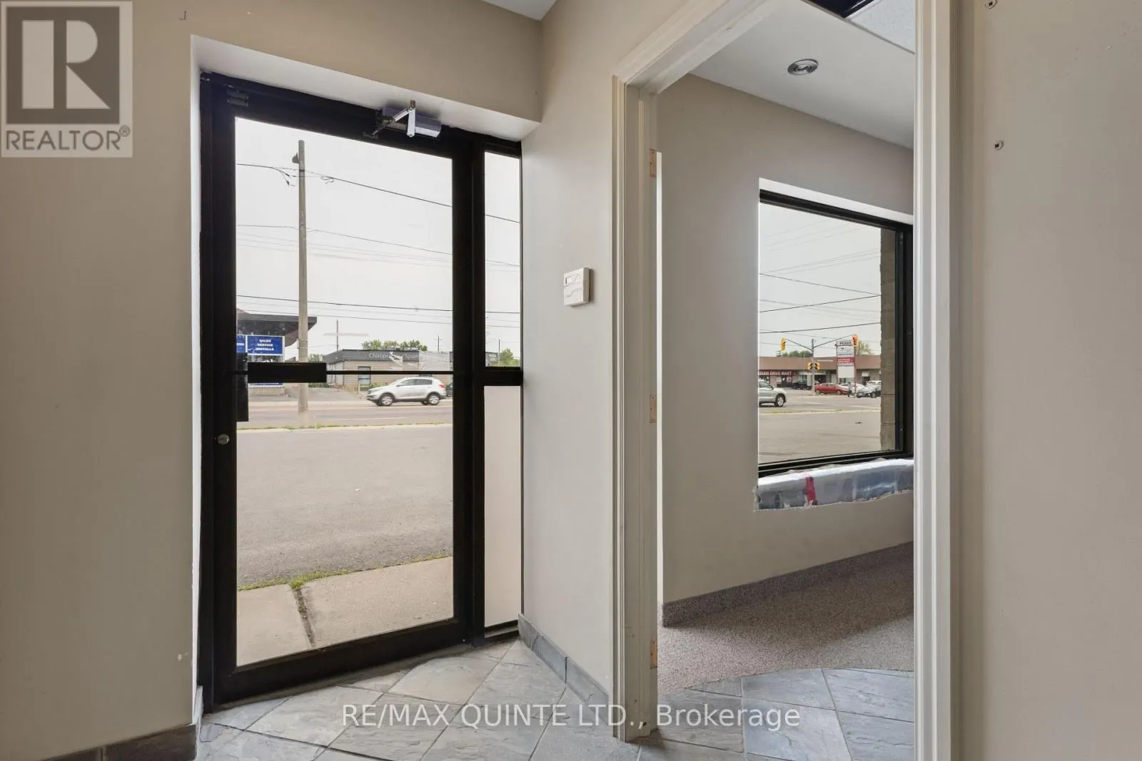 66 DUNDAS STREET E