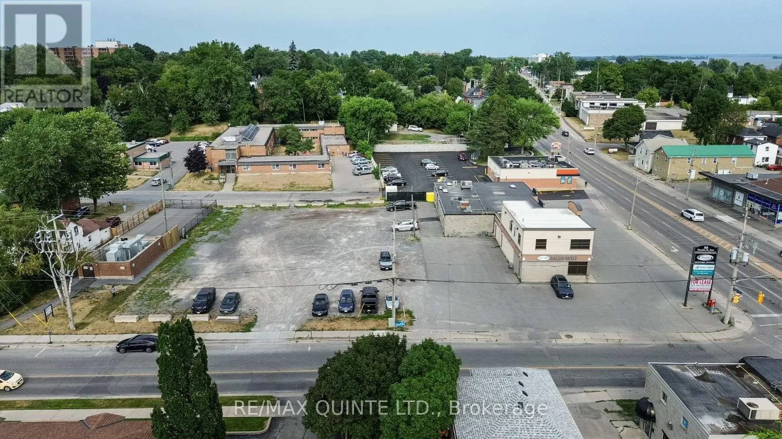 66 DUNDAS STREET E