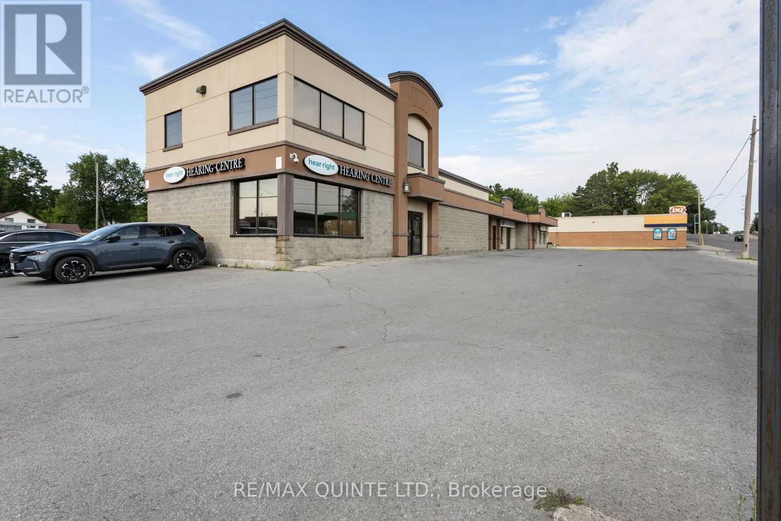 66 DUNDAS STREET E