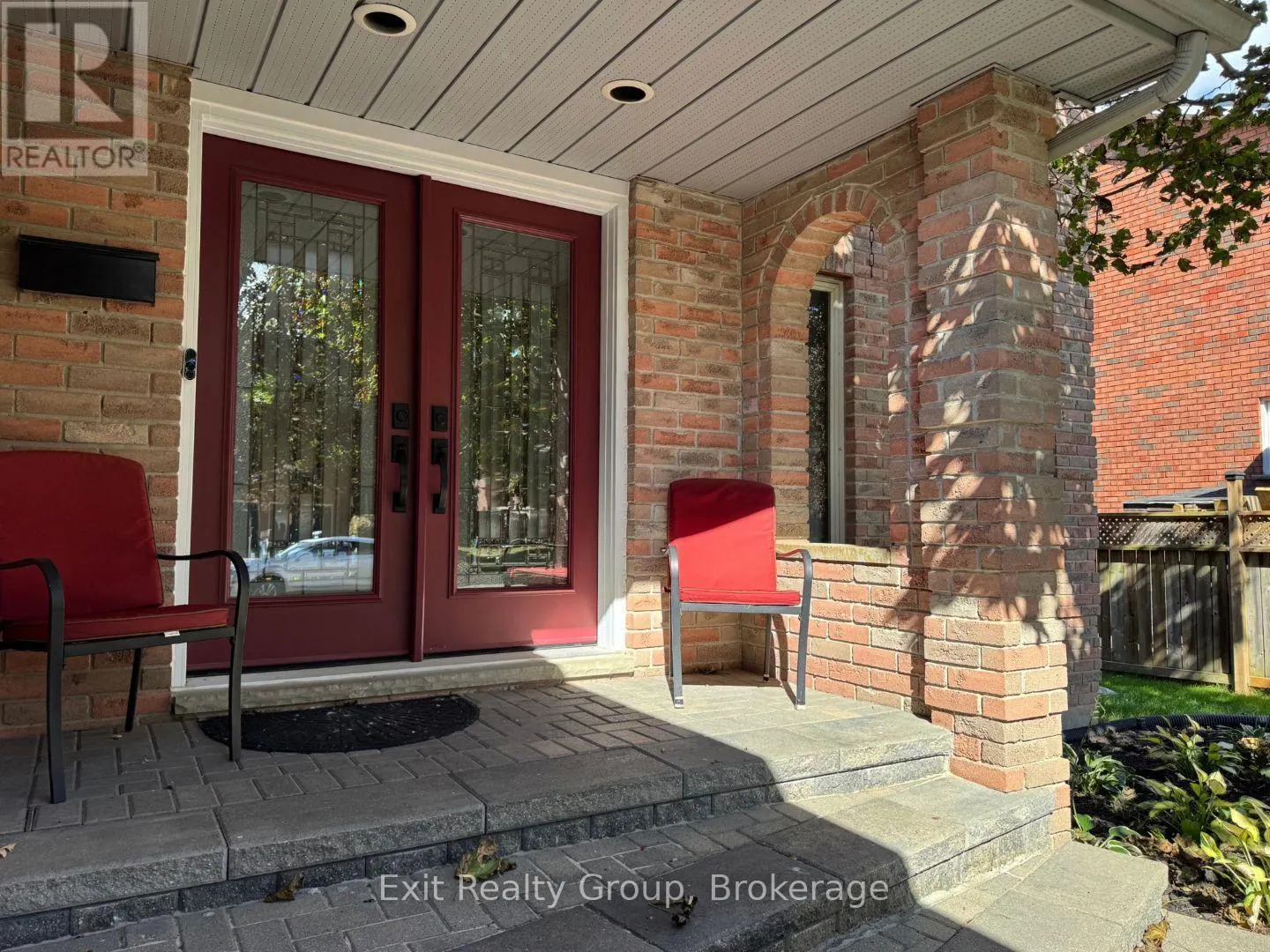 17 BRIDLEWOOD LANE