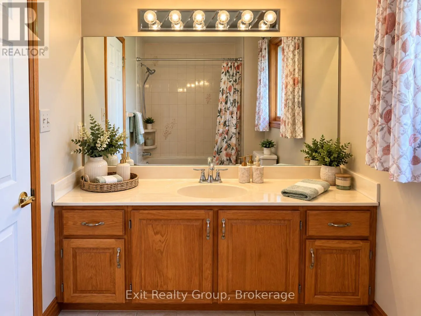 17 BRIDLEWOOD LANE