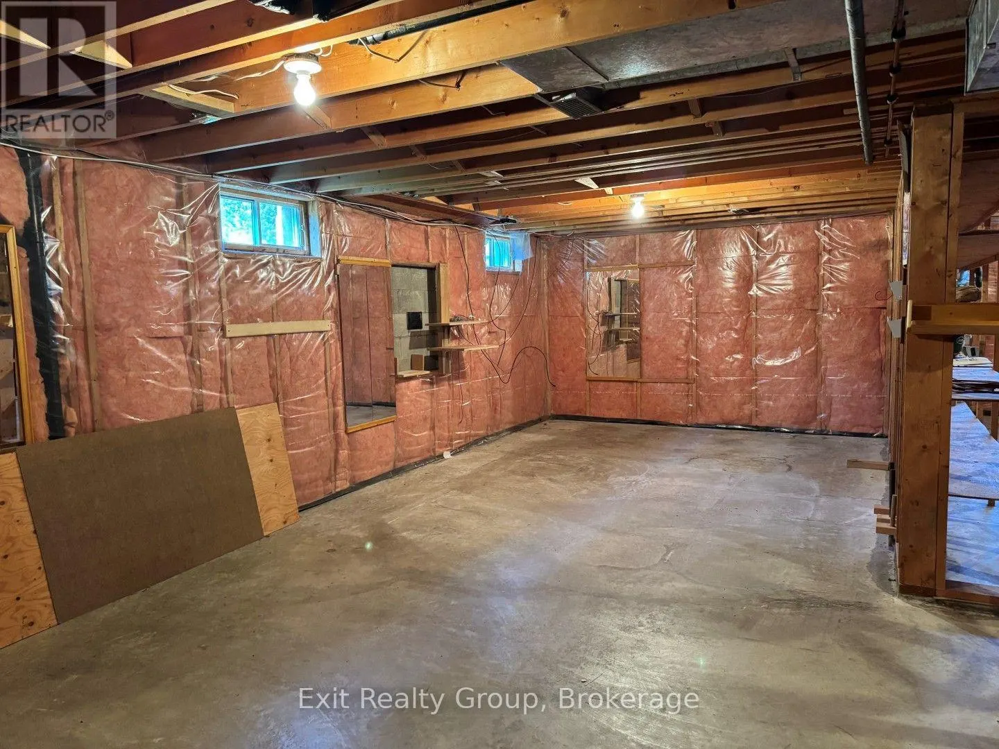17 BRIDLEWOOD LANE