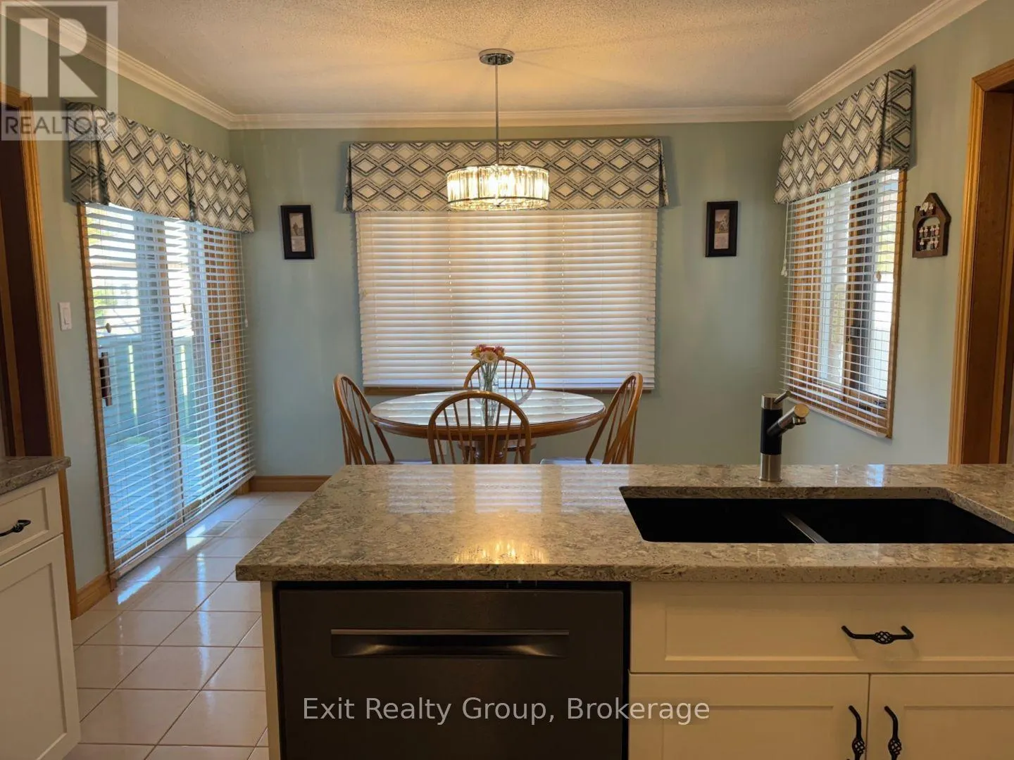 17 BRIDLEWOOD LANE