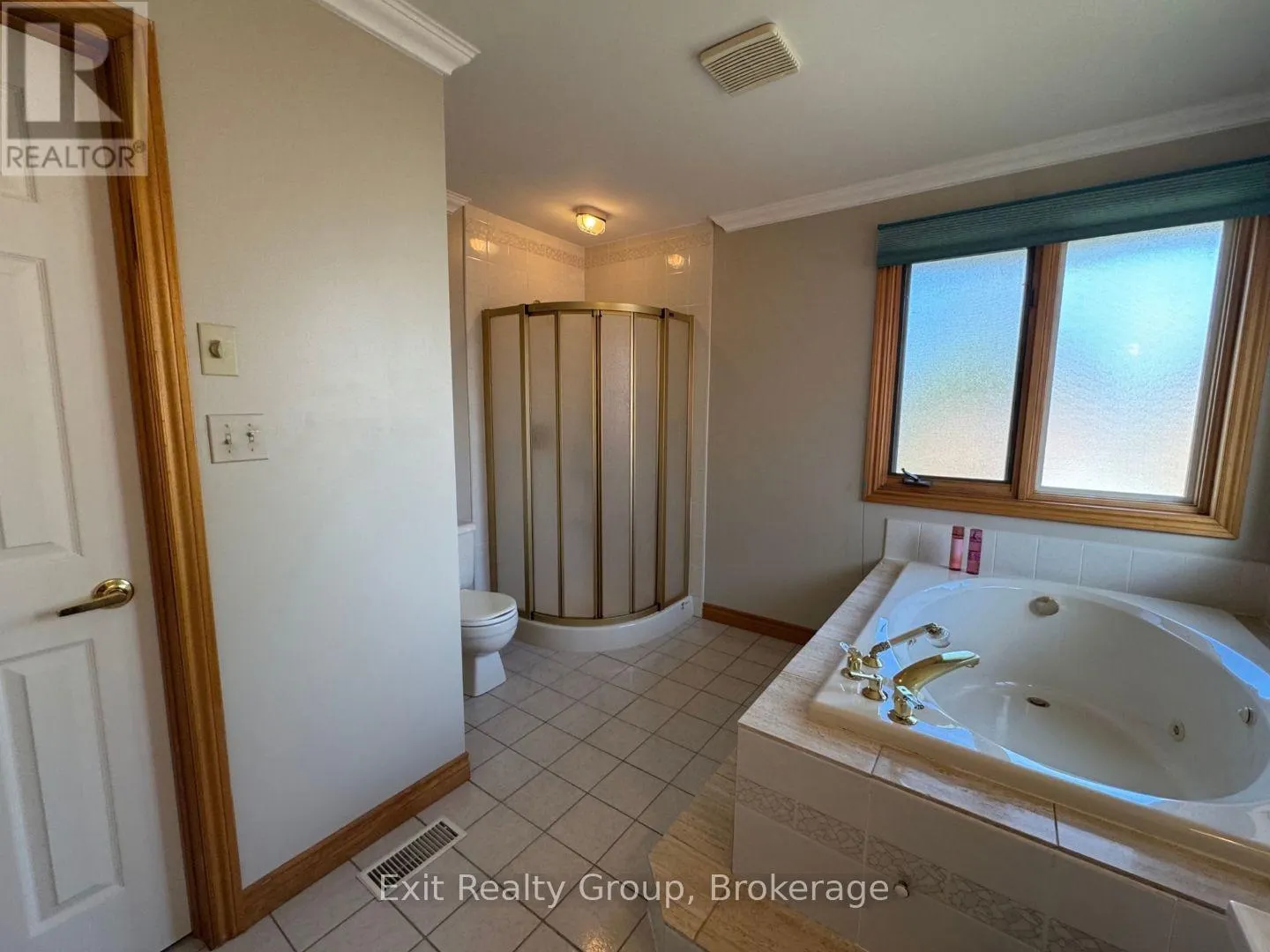 17 BRIDLEWOOD LANE