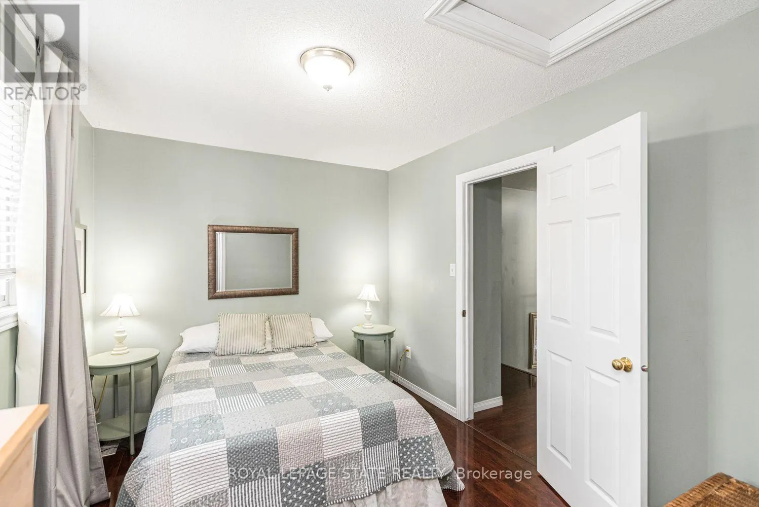 10 RICHVIEW DRIVE