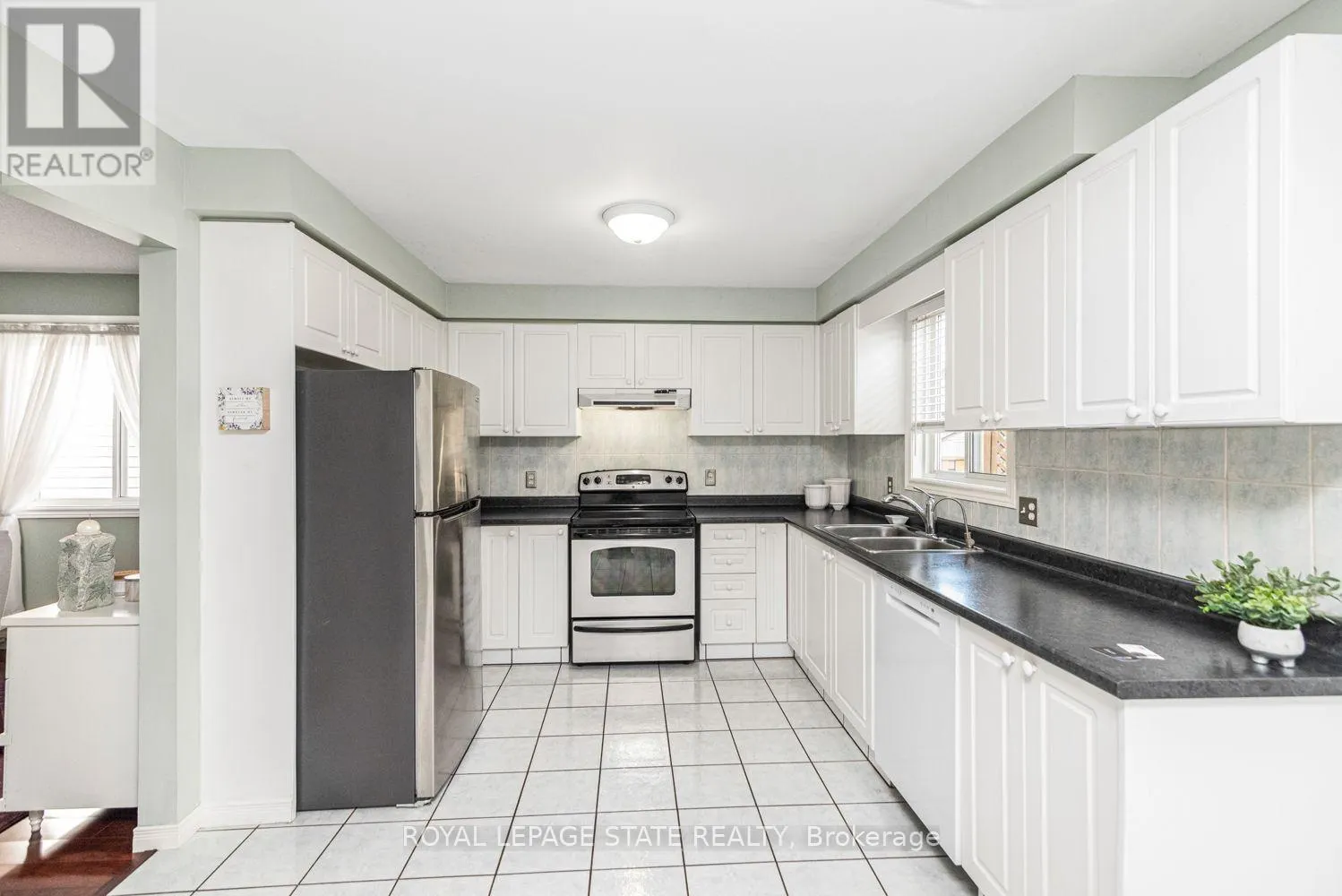10 RICHVIEW DRIVE