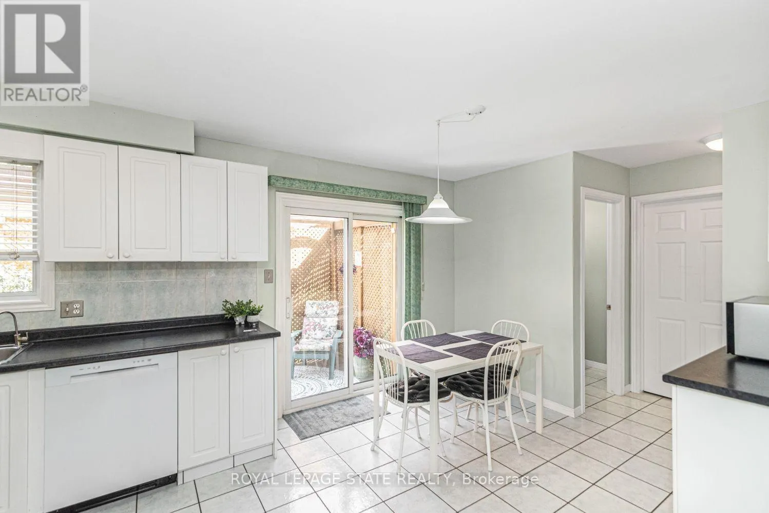 10 RICHVIEW DRIVE