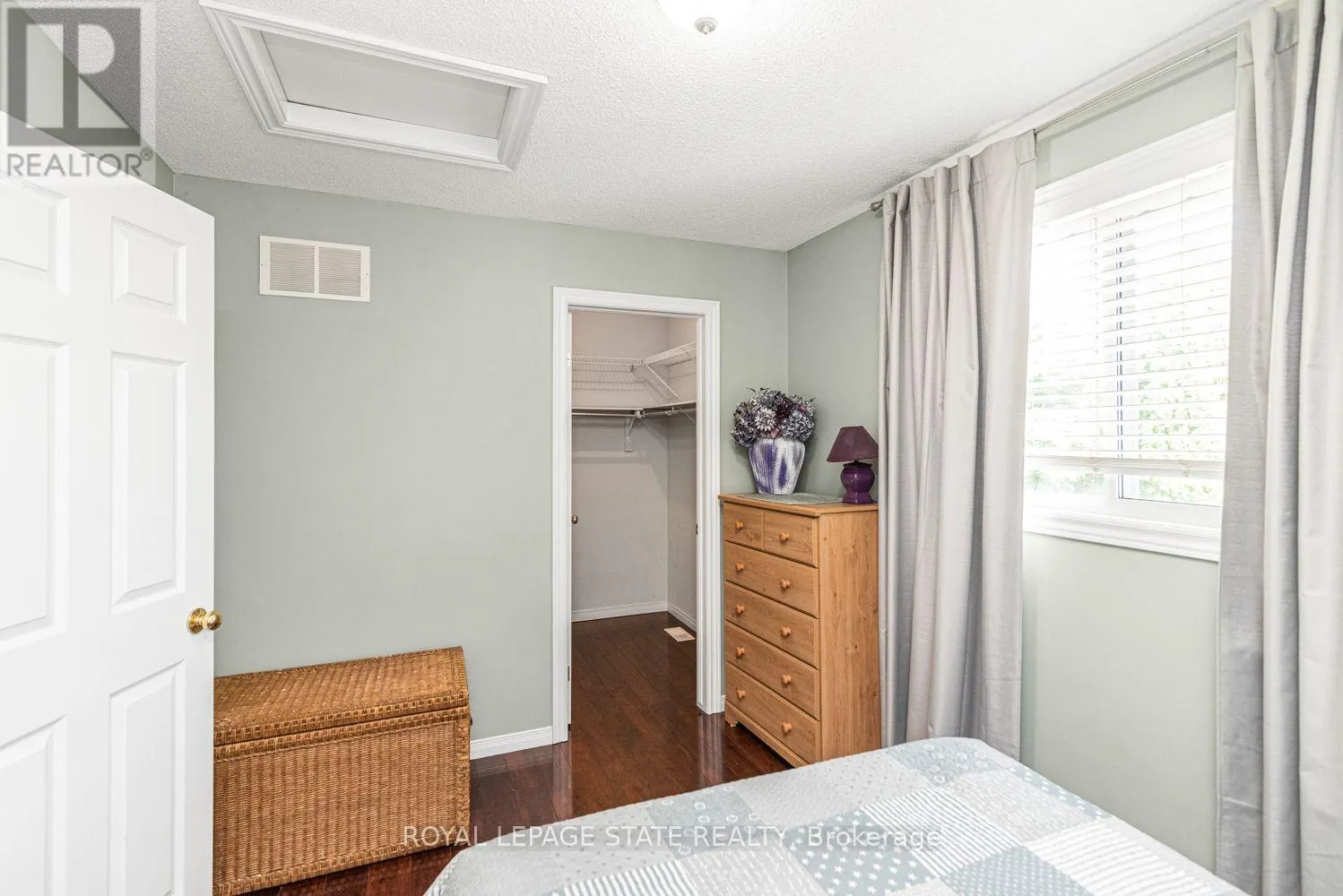 10 RICHVIEW DRIVE