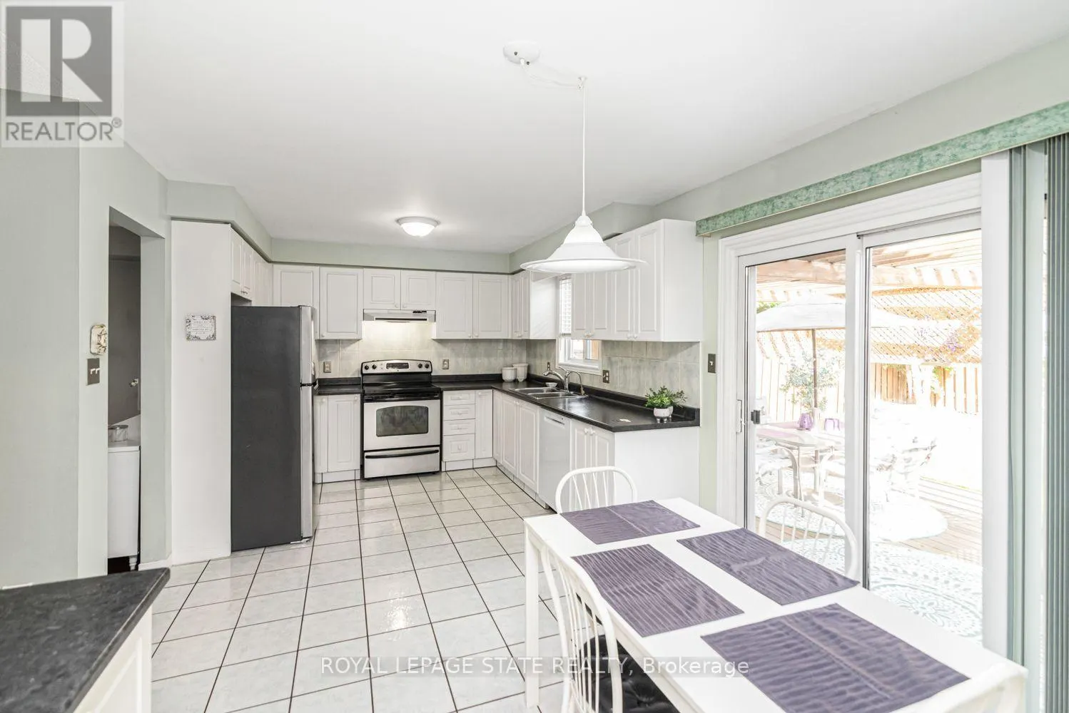 10 RICHVIEW DRIVE