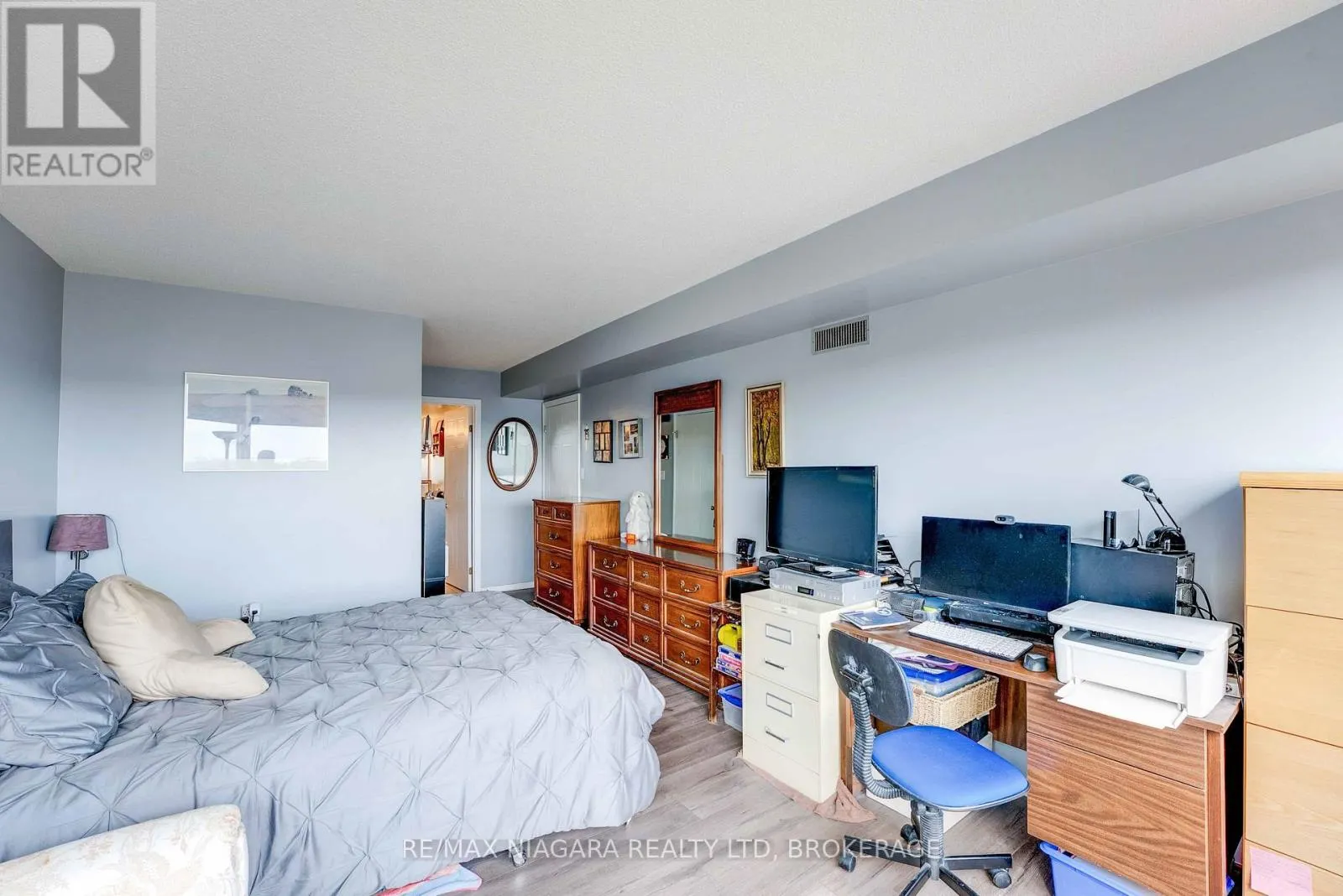 702 - 5100 DORCHESTER ROAD E #702