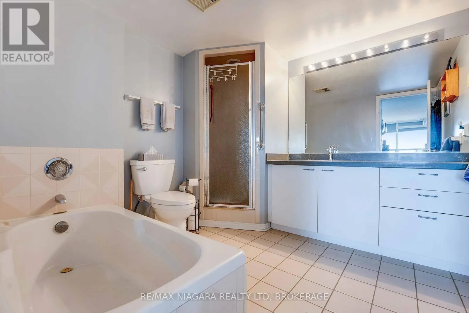 702 - 5100 DORCHESTER ROAD E #702