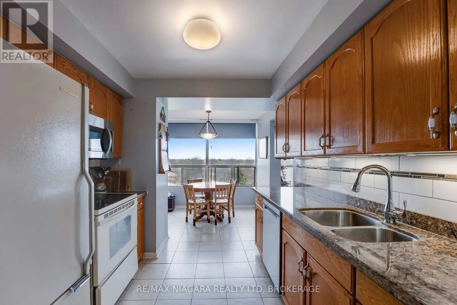 702 - 5100 DORCHESTER ROAD E #702